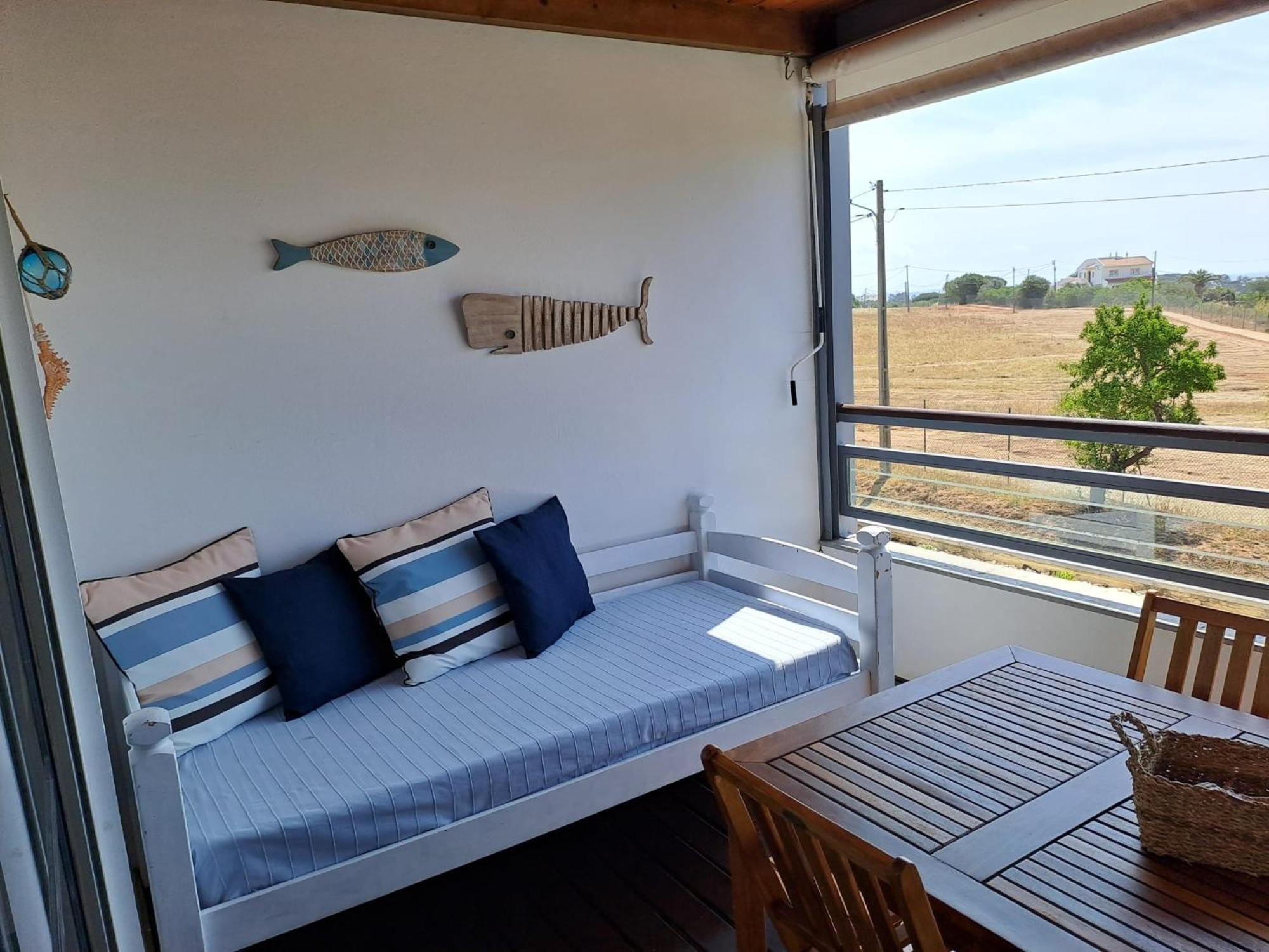 Sea View Apartment Near Meia Praia Beach In Lagos! Room photo
