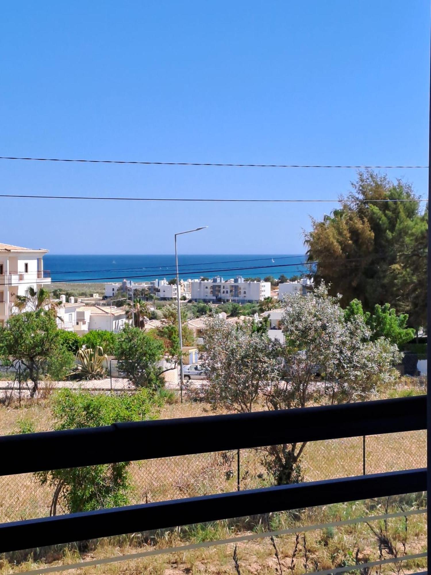 Sea View Apartment Near Meia Praia Beach In Lagos! Room photo